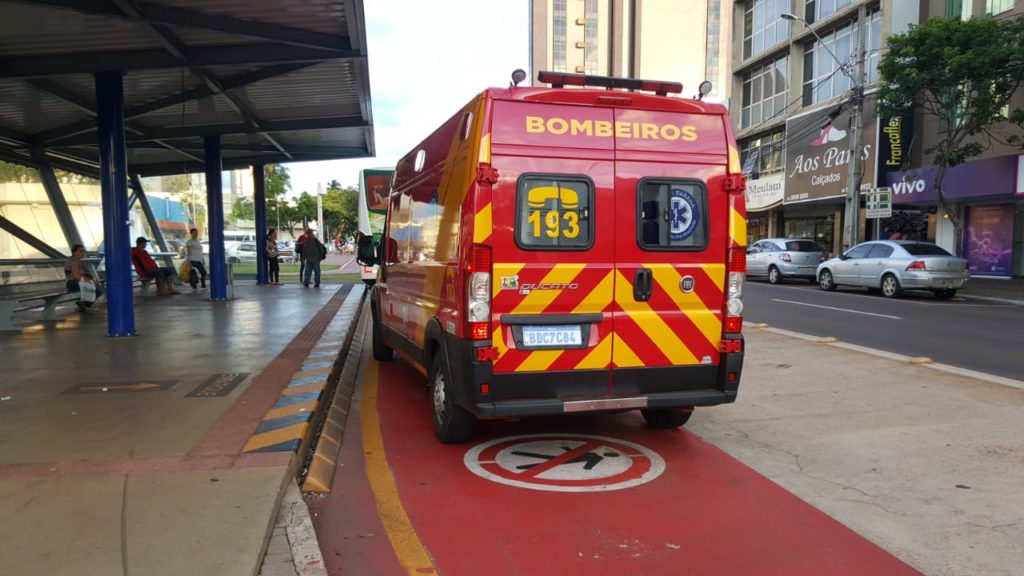 Jovem é socorrido pelo Siate após sofrer crise convulsiva em ônibus do transporte público