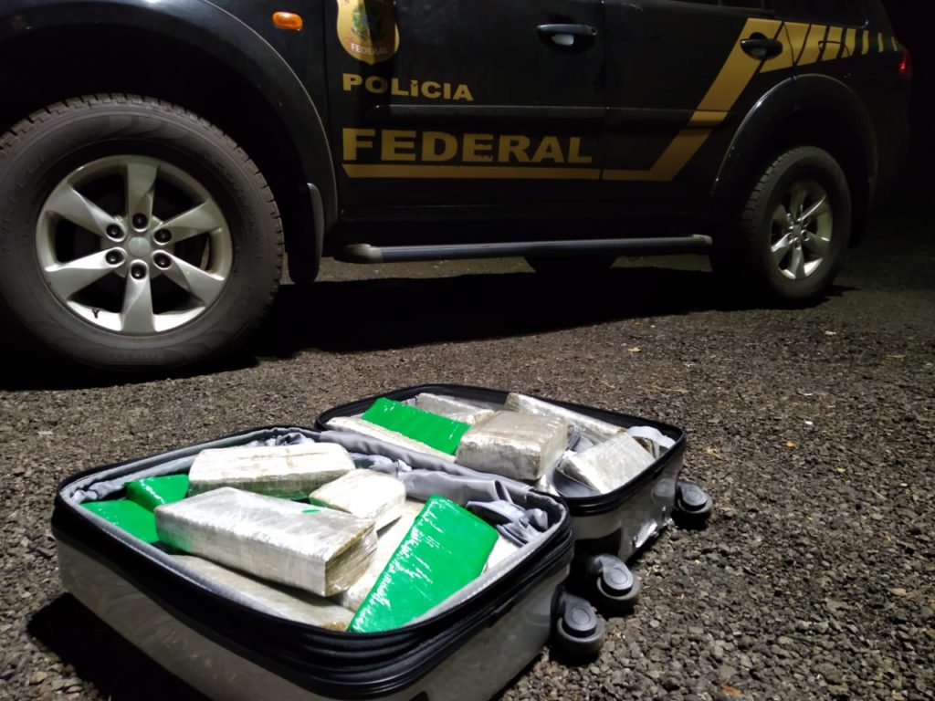 Polícia Federal prende homem com maconha, na BR-277