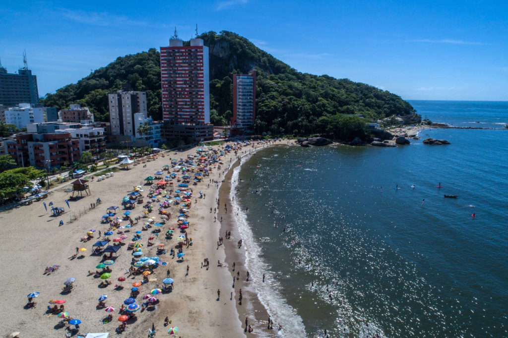 Curitibano desaparece em praia de Matinhos após afogamento