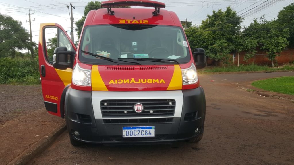 Idosa de 71 anos é socorrida após cair de escada no Bairro Santa Felicidade