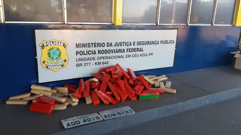 PRF prende quatro pessoas por tráfico de drogas, em Céu Azul