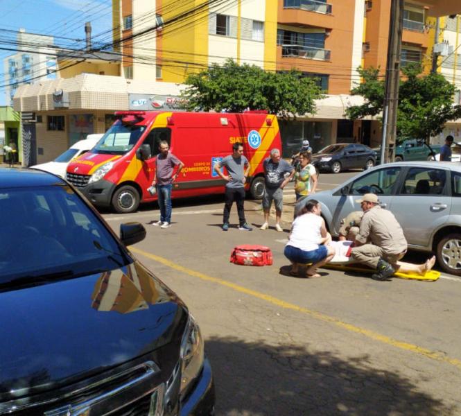 Mulher é atropelada por carro, em Apucarana