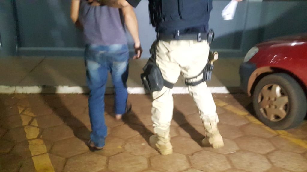 Homem é detido após acidente na BR-277