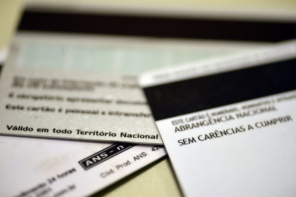 Pandemia provocou saída de 254,5 mil usuários de planos de saúde