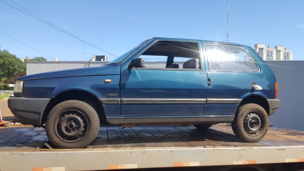 Fiat Uno furtado no Centro é localizado pela GM no Universitário