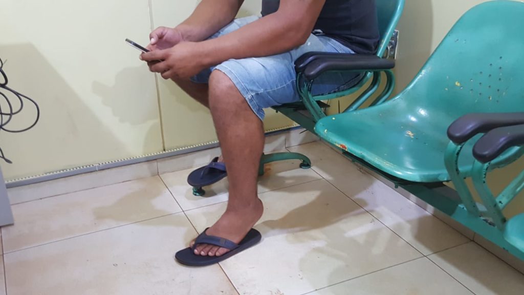 PM detém indivíduo e apreende moto com adulteração na placa