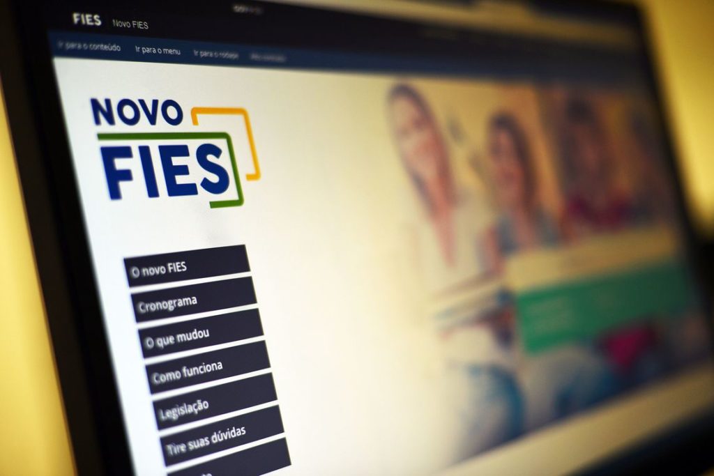 Desconto no Fies poderá ser maior para quem trabalhar onde o atendimento de saúde é precário