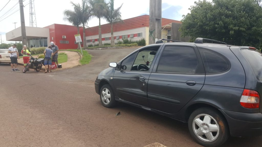 Mulher fica ferida em colisão no Jardim Veneza