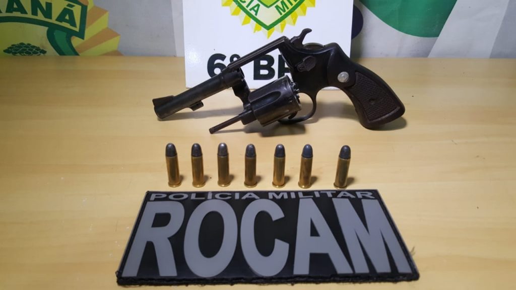 Jovem de 19 anos é detido pela Rocam com revólver e munições, no Bairro XIV de Novembro