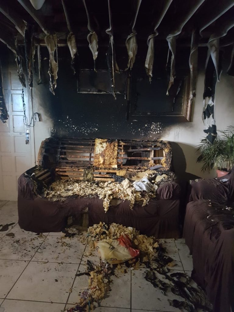 Polícias Militar e Civil apresentam homem que ateou fogo em mulher município de Matinhos Polícias Militar e Civil apresentam homem que ateou fogo em mulher município de Matinhos