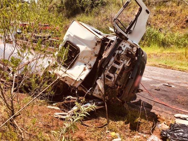 Dois pessoas se ferem e uma morre em grave acidente na rodovia PR-562 Imagem referente a Dois pessoas se ferem e uma morre em grave acidente na rodovia PR-562