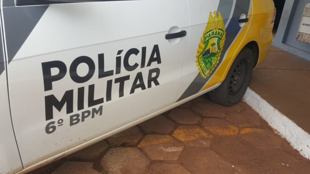 Assalto á mão armada é registrado em estabelecimento comercial de Pato Bragado Assalto á mão armada é registrado em estabelecimento comercial de Pato Bragado