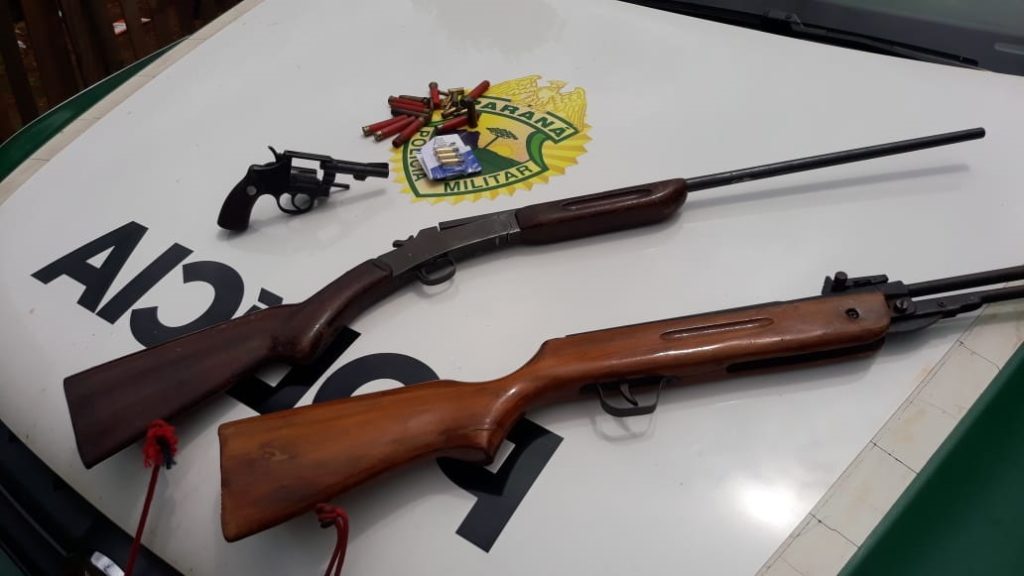 Polícia Ambiental realiza apreensão de armas, em Jesuítas
