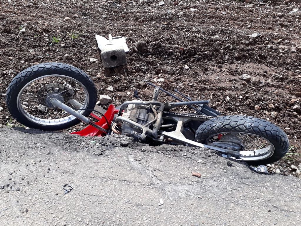 Motociclista fica em estado grave em colisão contra carro no Bairro Bacacheri, em Curitiba