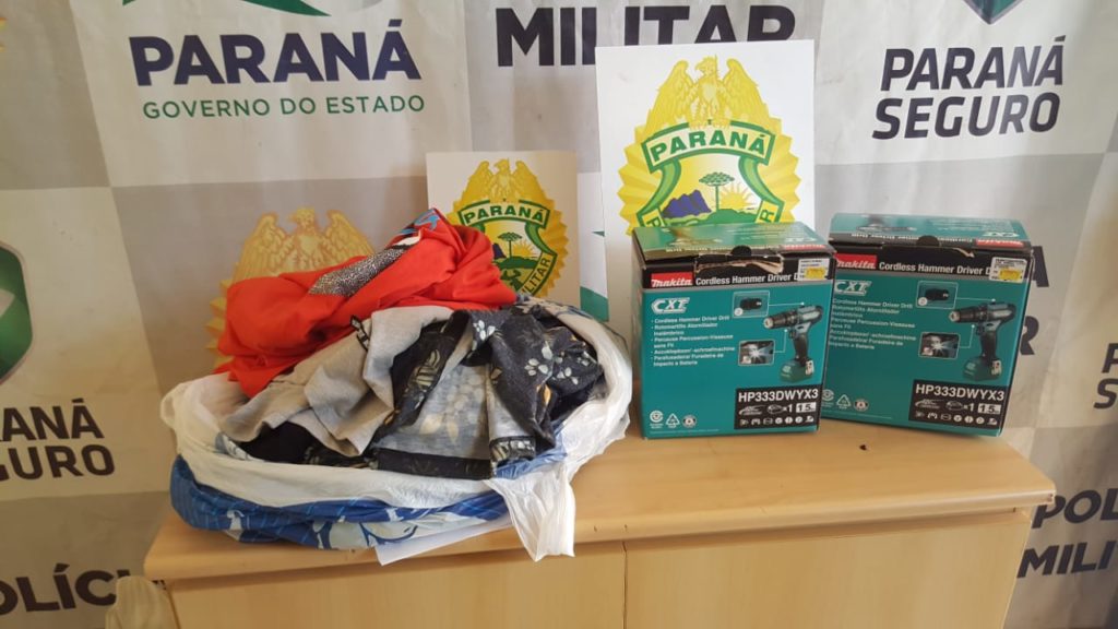 Homem de 34 anos é detido ao tentar furtar roupas e parafusadeiras em loja de departamentos em Cascavel