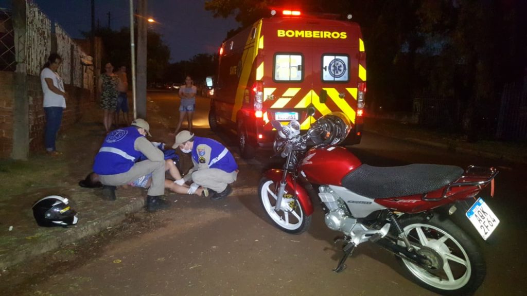 Passageira de moto fica ferida após acidente na Av. Piquiri Passageira de moto fica ferida após acidente na Av. Piquiri