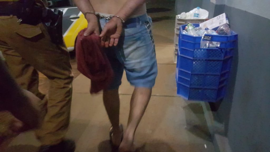 Rapaz é preso após agredir a mulher e a sogra Rapaz é preso após agredir a mulher e a sogra