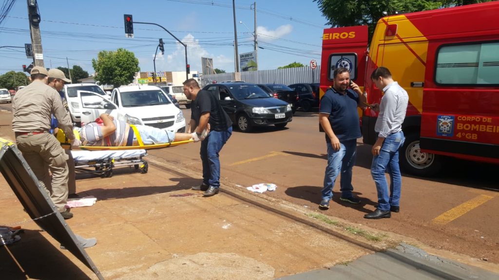 Homem cai de três metros e sofre laceração no Bairro Brasília