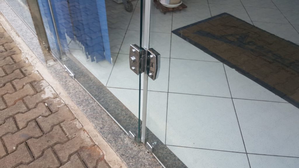 Empresa localizada na Avenida Brasil é arrombada