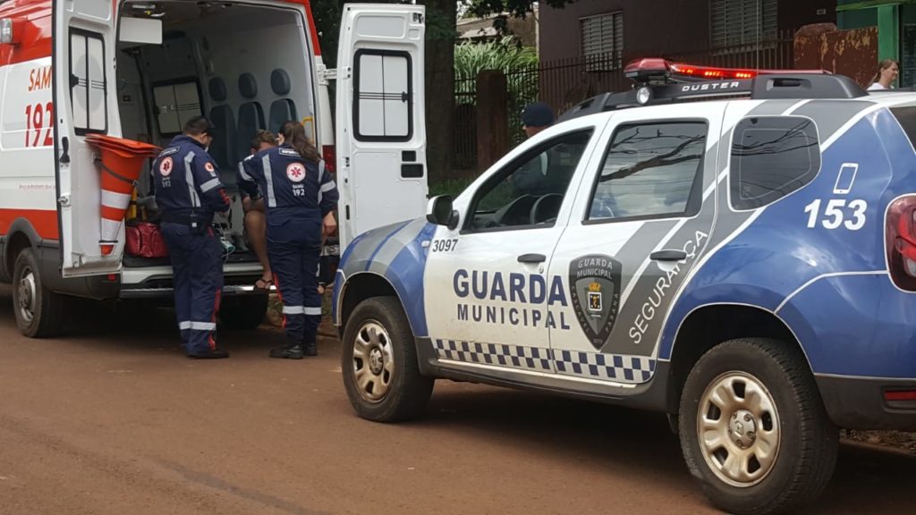 Após agredir a mãe, homem em surto é encaminhado para atendimento médico