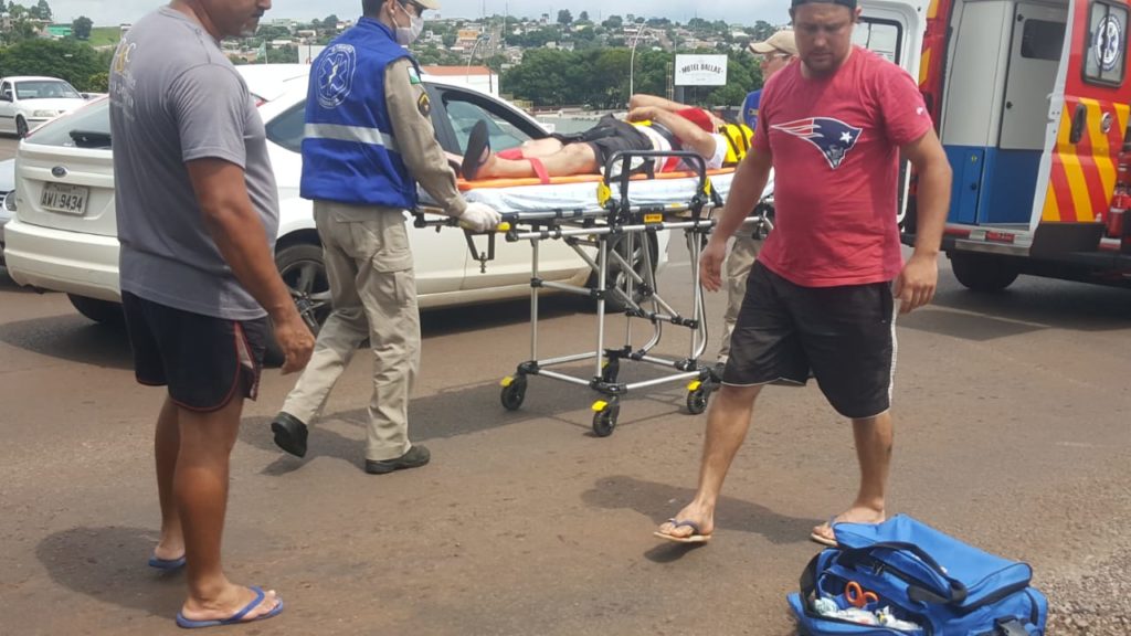 Homem se fere em acidente na Rua Jacarezinho