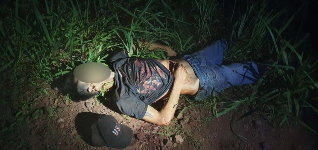 Fotos mostram homens mortos em confronto com a PM