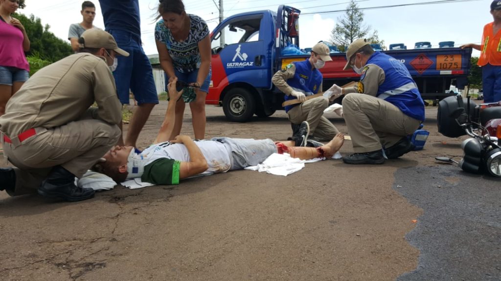 Rapaz sofre lacerações em perna após acidente no Maria Luiza Rapaz sofre lacerações em perna após acidente no Maria Luiza
