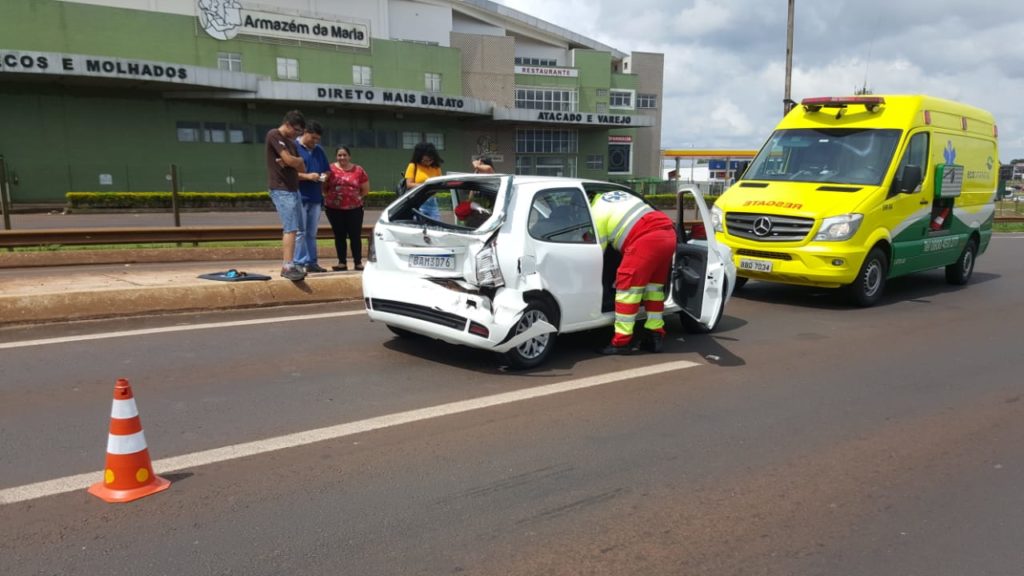 Colisão traseira é registrada na BR-277, em Cascavel Colisão traseira é registrada na BR-277, em Cascavel
