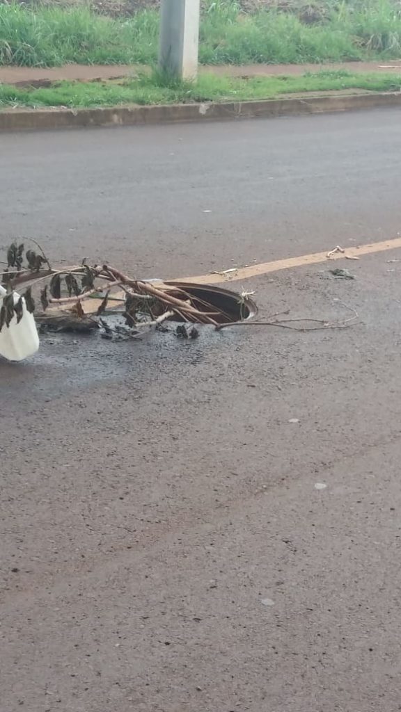 Buraco aberto em via preocupa moradores