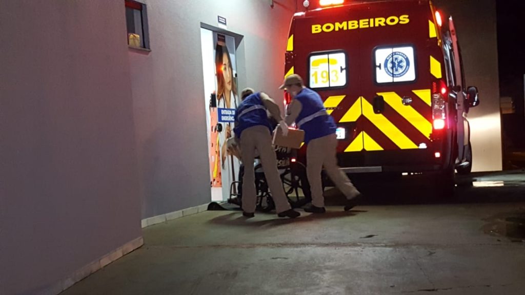 Cadeirante cai do elevador do ônibus, é socorrida pelo Siate e levada à UPA Brasília