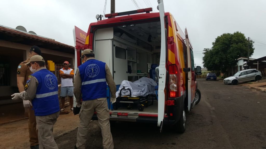 Homem é ferido por facada durante briga com mulher no Julieta Bueno