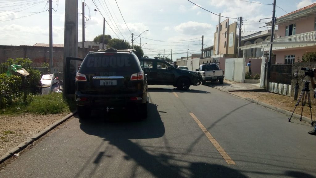 Homem conhecido por ameaçar vizinhos aponta arma e morre em confronto com a PM