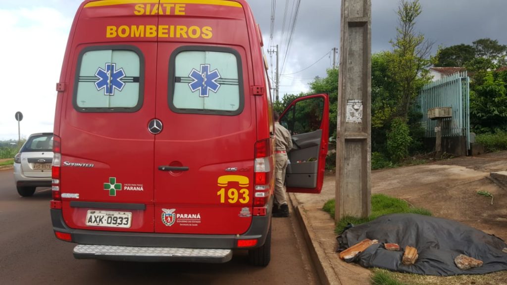 Homem fere a cabeça ao sofrer queda na Avenida das Pombas, no Floresta
