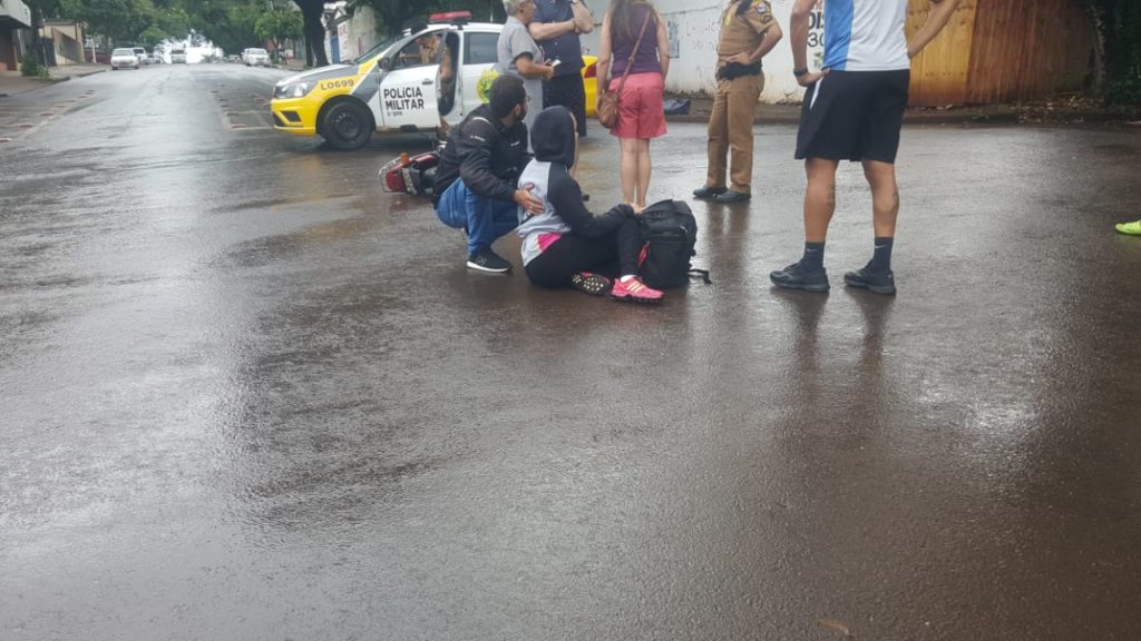 Jovem de 23 anos fica ferida em acidente no Centro