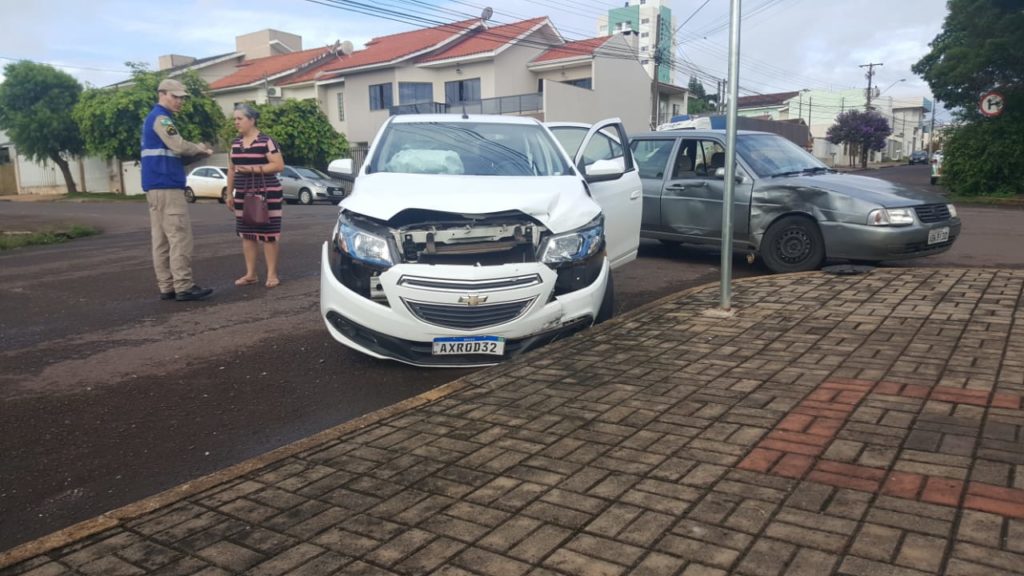Batida de trânsito deixa homem ferido no Parque São Paulo