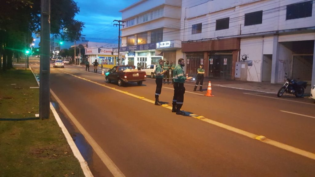 Fiscalização de trânsito termina com 15 veículos irregulares apreendidos em Cascavel