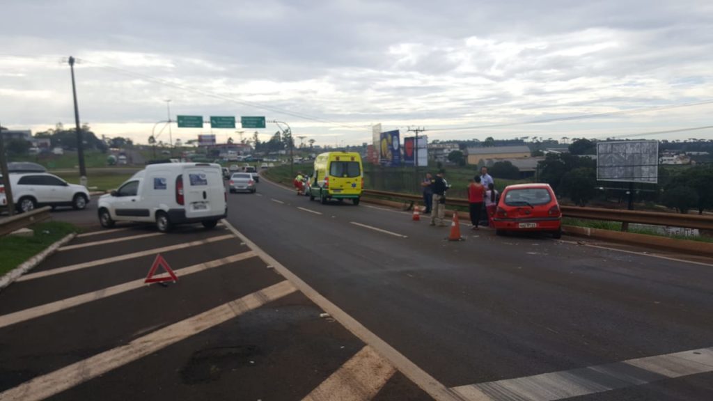 Engavetamento é registrado no Trevo Cataratas em Cascavel