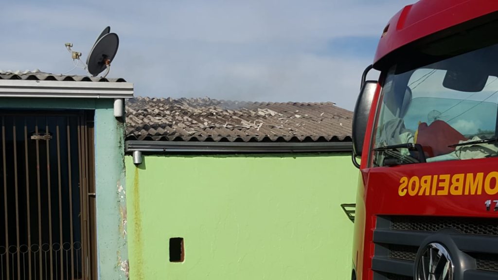 Residência tem princípio de incêndio no Brasmadeira