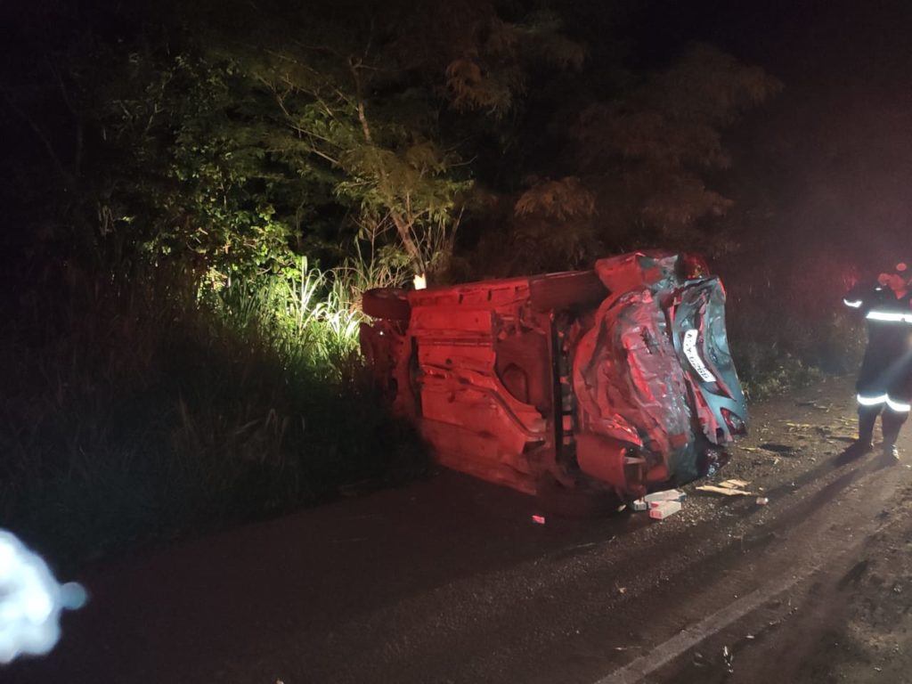 Cianorte: Condutor de carro carregado com cigarros morre na PR-323