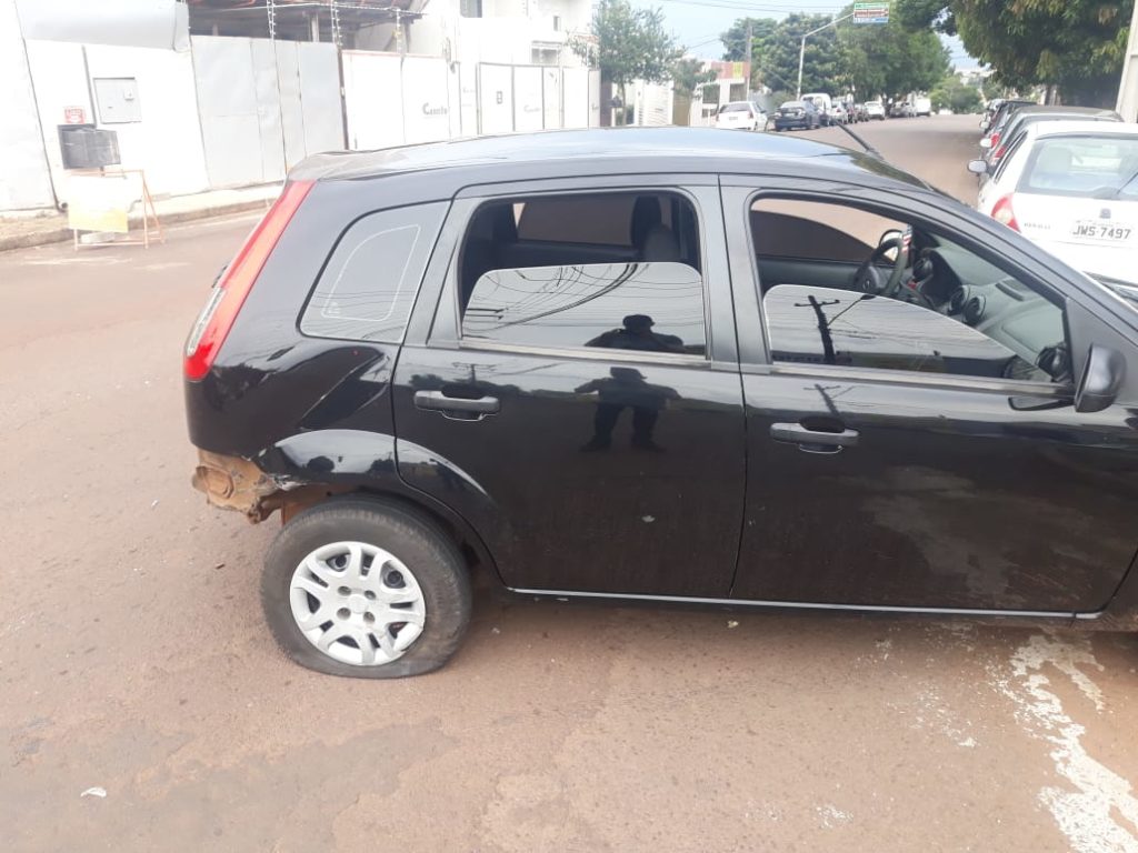 Motorista foge ao causar acidente no Bairro Neva