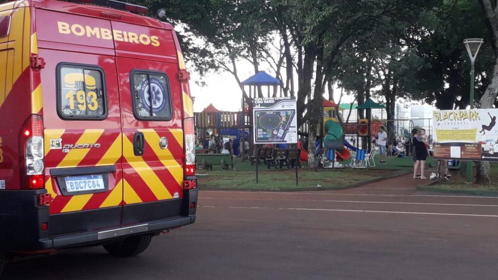 Criança é socorrida pelo Siate ao cair de balanço no Ciro Nardi