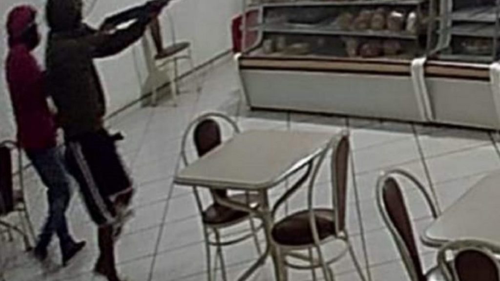 Ladrões furtam dinheiro em caixa de panificadora em Coronel Domingos Soares