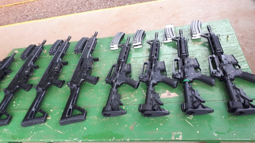 Policiais penais da regional de Cascavel participam de instrução para o manuseio de fuzil e carabina tática