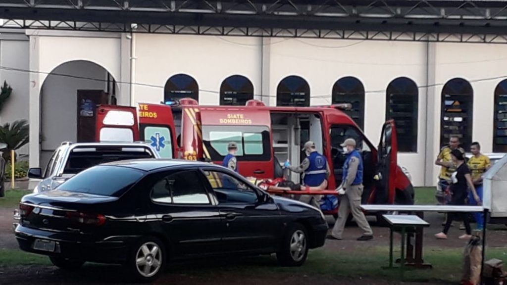 Menino fratura o braço ao sofrer queda de bicicleta no XIV de Novembro
