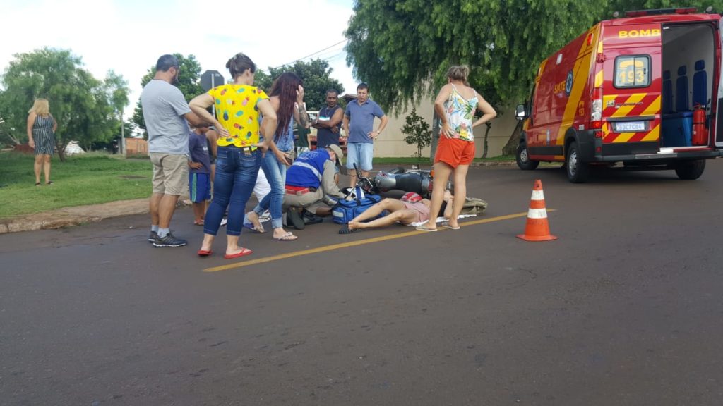Batida de trânsito deixa dois feridos no Santa Felicidade