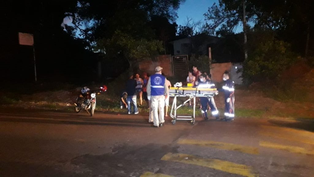 Motociclista colide contra Palio, na Avenida Piquiri