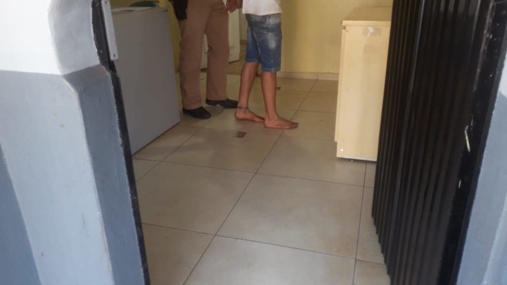 Rapaz é preso após ameaçar a irmã no Bairro Interlagos