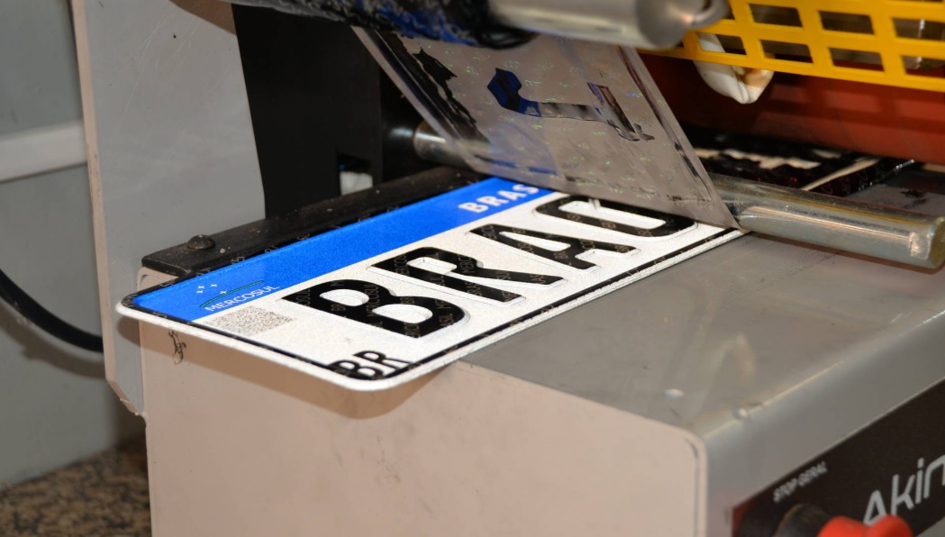 Imagem referente a Novas placas de veículos serão obrigatórias a partir de 31 de janeiro