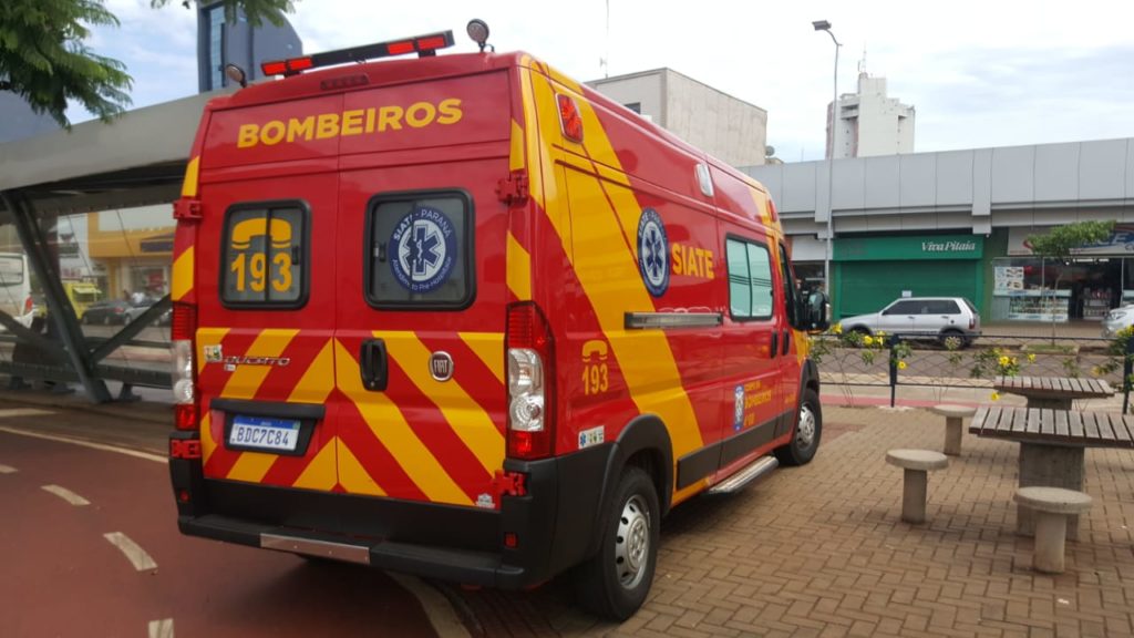 Homem é socorrido pelo Siate na Avenida Brasil