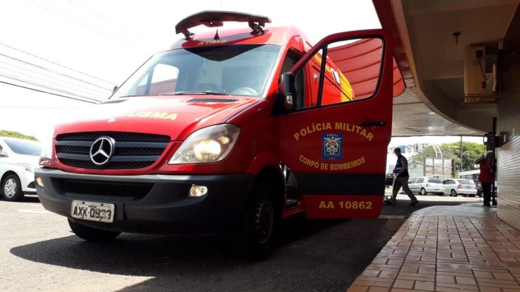 Mulher fica ferida em empresa na marginal da BR-277